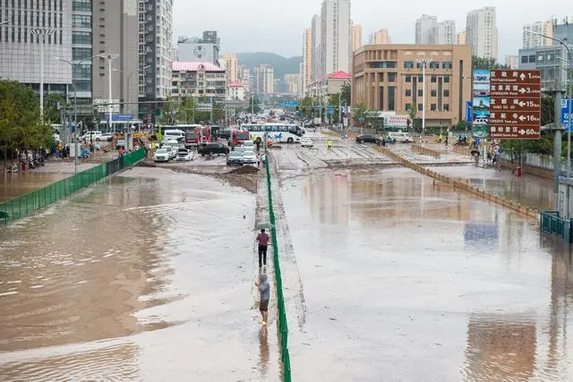 北京门头沟城区洪水退去 满地泥浆_门头沟洪水口村路线图_北京门头沟发大水